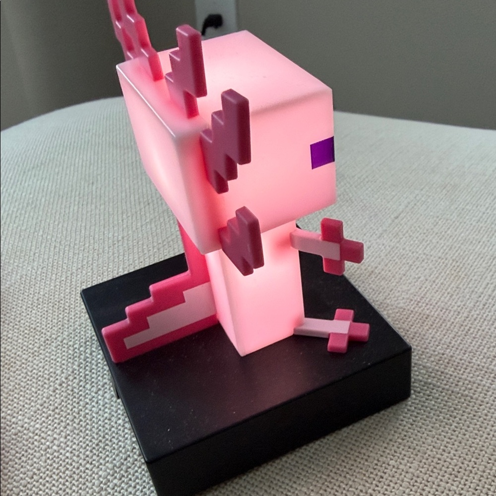 Pink Pixel Axolotl LED Light - Picture 4 of 6